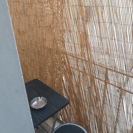 Practical Studio Next To The Subway, Train Station *